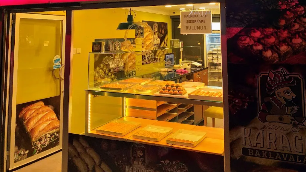 Karagöz Baklavaları Buca — Tatlıcılar, Buca · fotoğraf 1