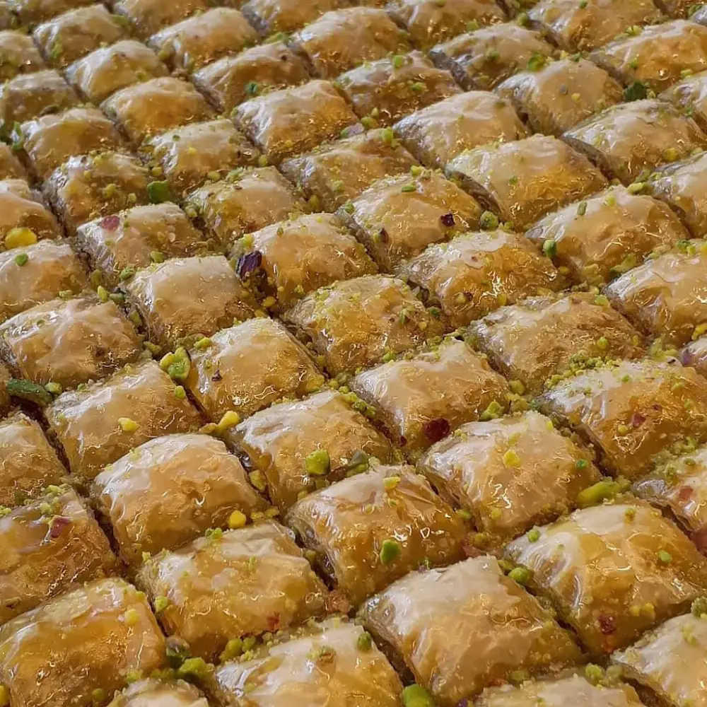 Karagöz Baklavaları Buca — Tatlıcılar, Buca · fotoğraf 4