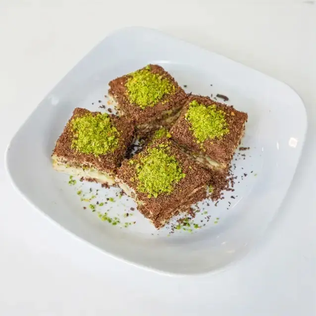 Kovan Baklava & Künefe — Tatlıcılar, Buca · fotoğraf 3
