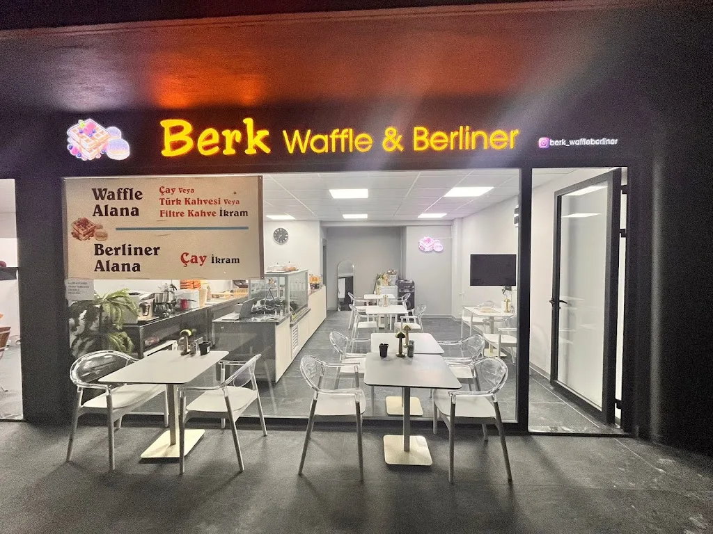 Berk Waffle&Berliner — Tatlıcılar, Buca · fotoğraf 1