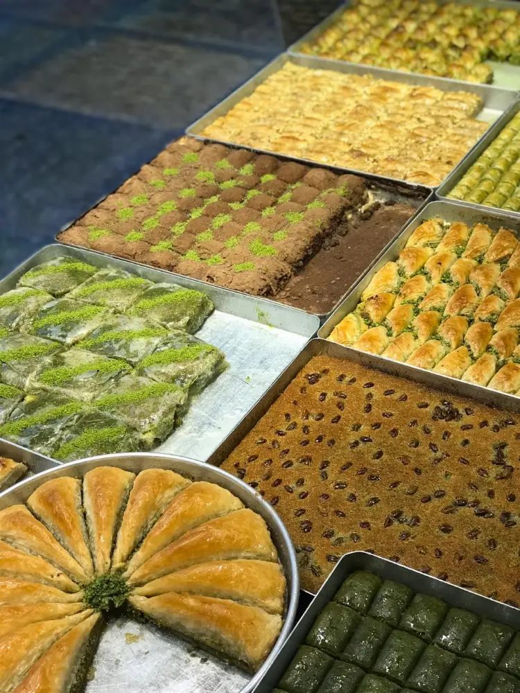 Gaziantepli baklavacı samet usta — Tatlıcılar, Kağıthane · fotoğraf 3