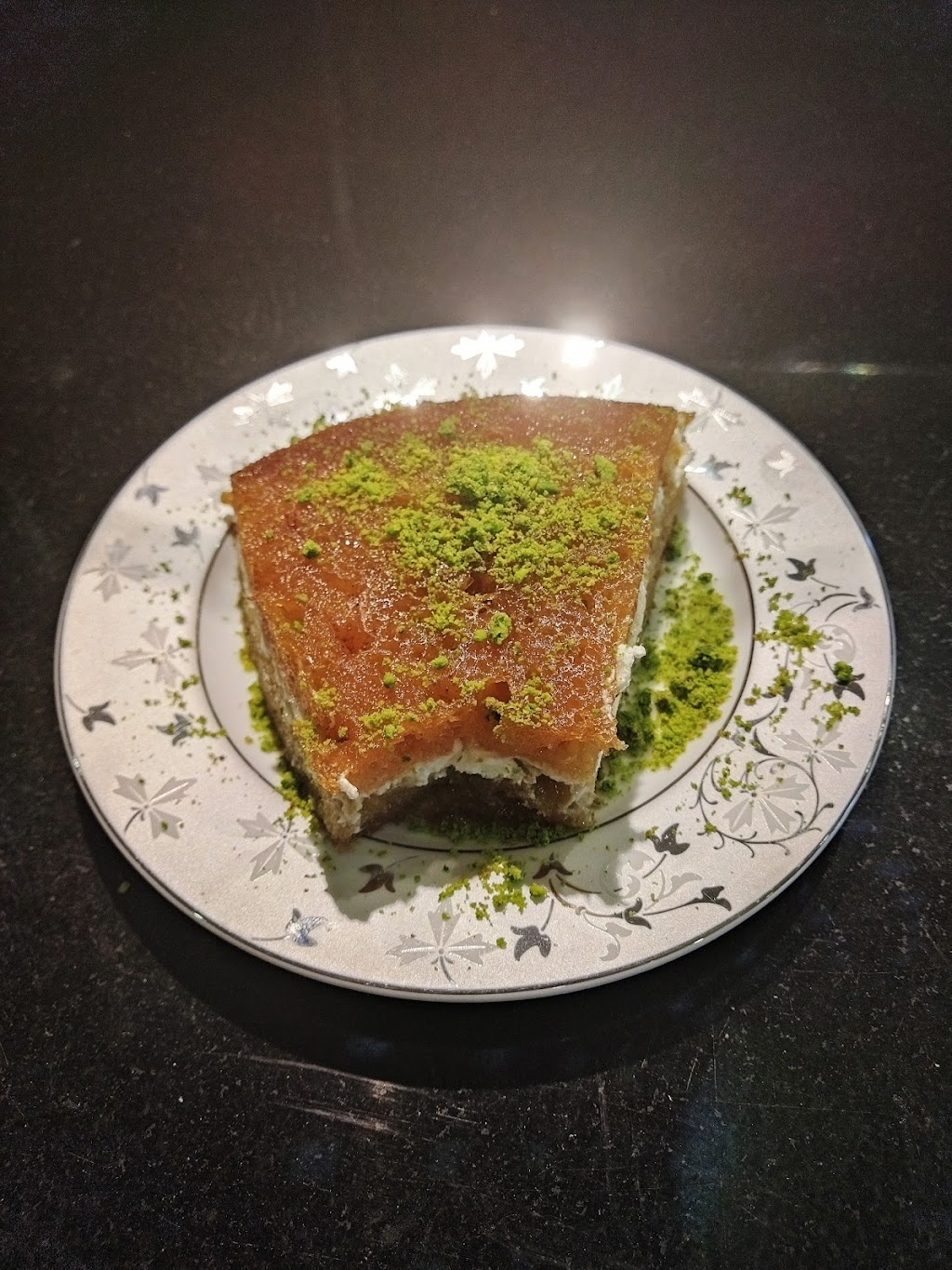ANTEPLİ KARDEŞLER SICAK TATLI BAKLAVA