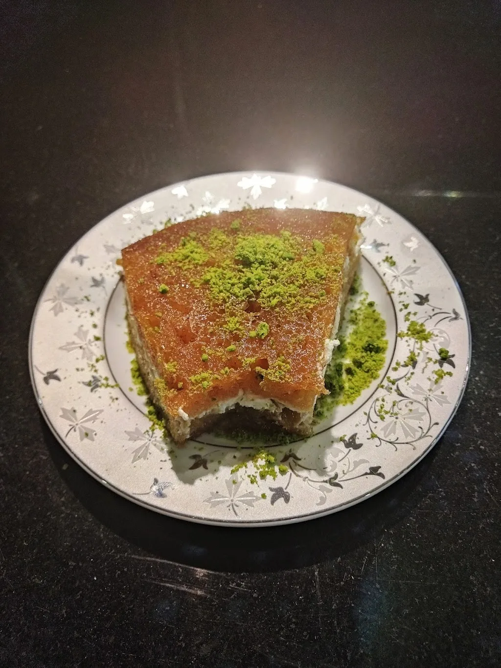 ANTEPLİ KARDEŞLER SICAK TATLI BAKLAVA — Tatlıcılar, Kağıthane · fotoğraf 1