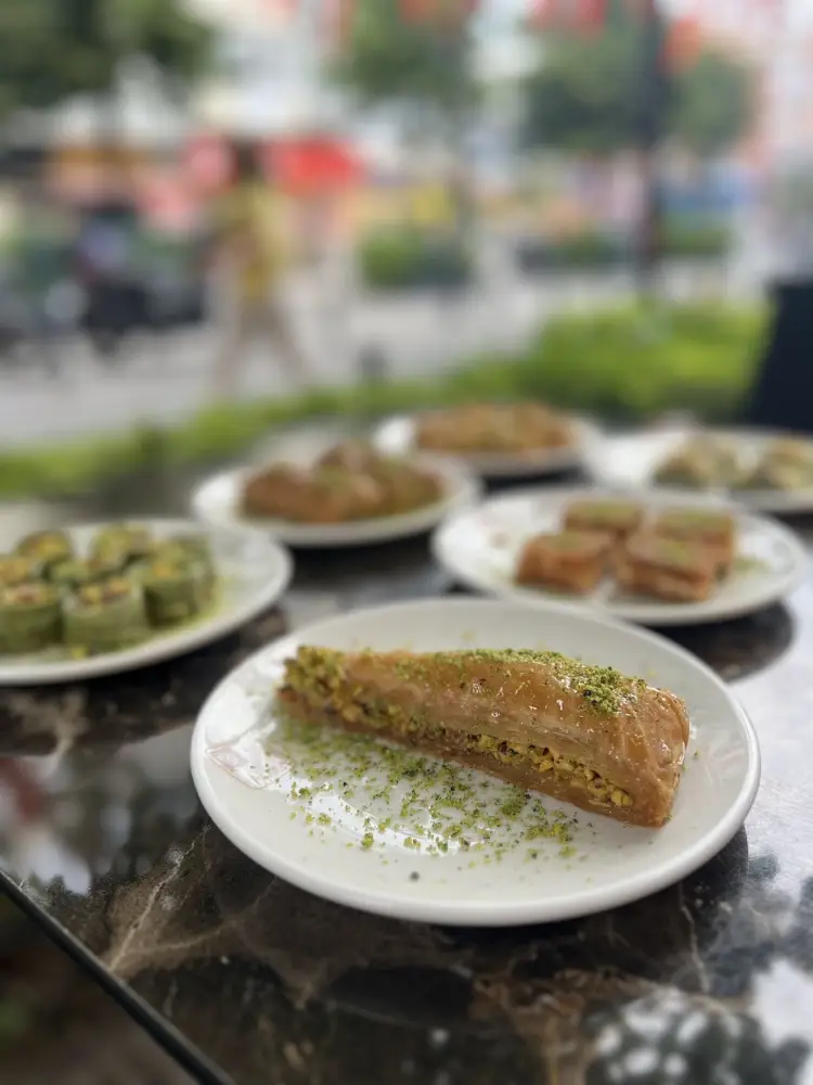 Abbas Oğlu Tatlı - Kâğıthane Merkez Şubesi — Tatlıcılar, Kağıthane · fotoğraf 2
