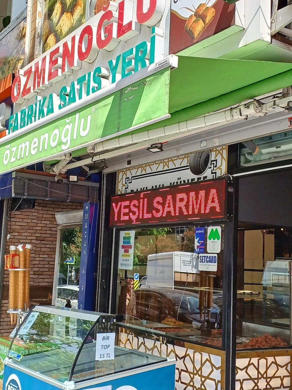 Özmenoğlu Baklavaları Çeliktepe Şubesi — Tatlıcılar, Kağıthane · fotoğraf 1