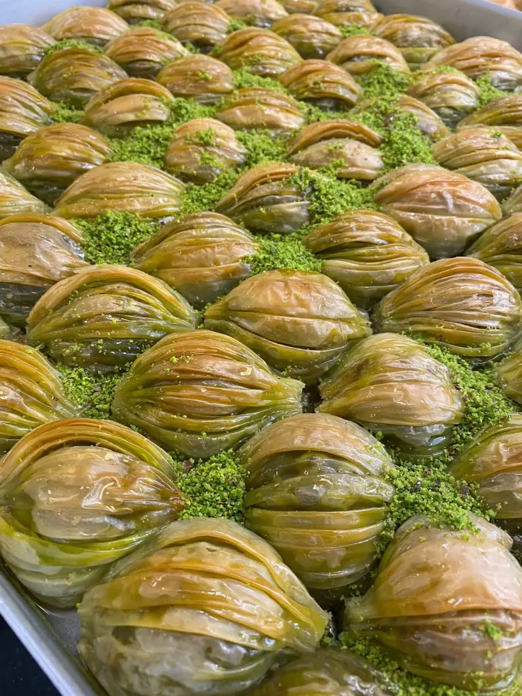 Özmenoğlu Baklavaları Çeliktepe Şubesi — Tatlıcılar, Kağıthane · fotoğraf 3