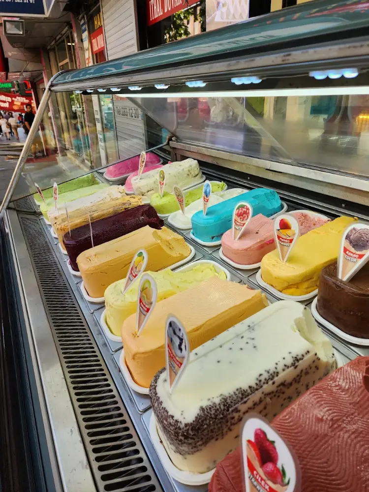Gönüloğlubaklava Dondurma — Tatlıcılar, Kağıthane · fotoğraf 4