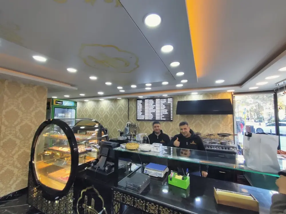 Gönüloğlu Baklava Künefe Börek — Tatlıcılar, Kağıthane · fotoğraf 3