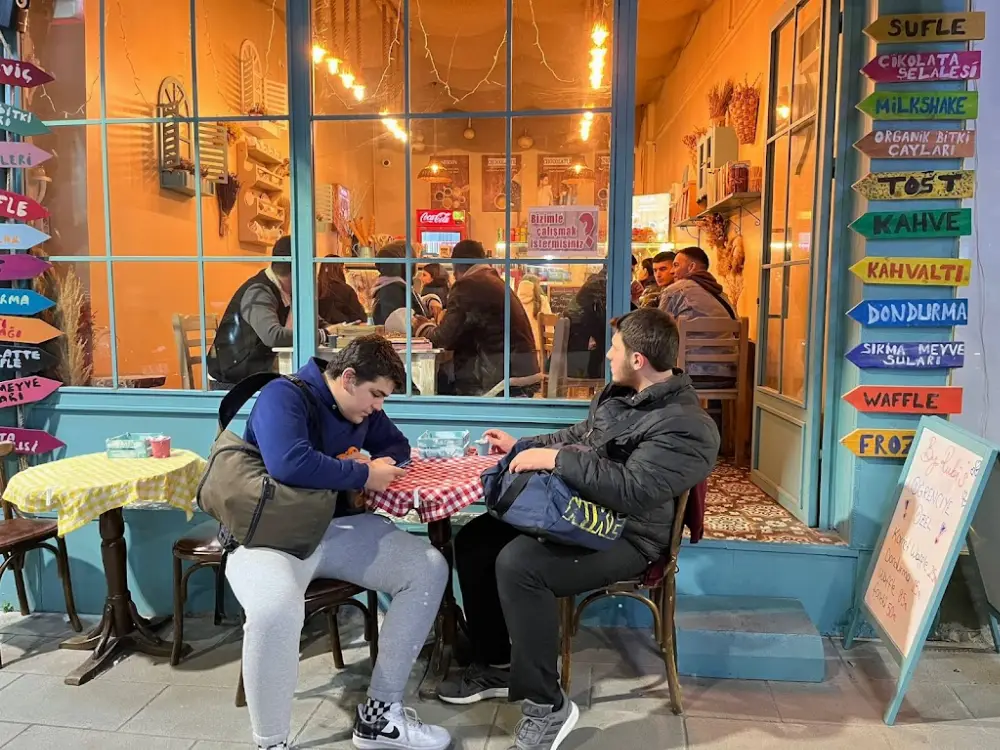 Rubi's Waffle & Çikolata — Tatlıcılar, Kağıthane · fotoğraf 4