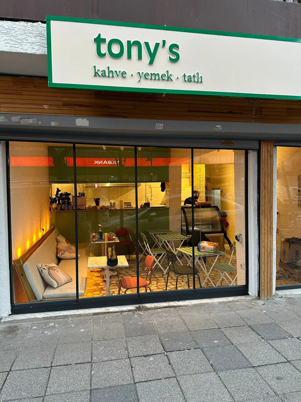 Tonys — Tatlıcılar, Kağıthane · fotoğraf 1