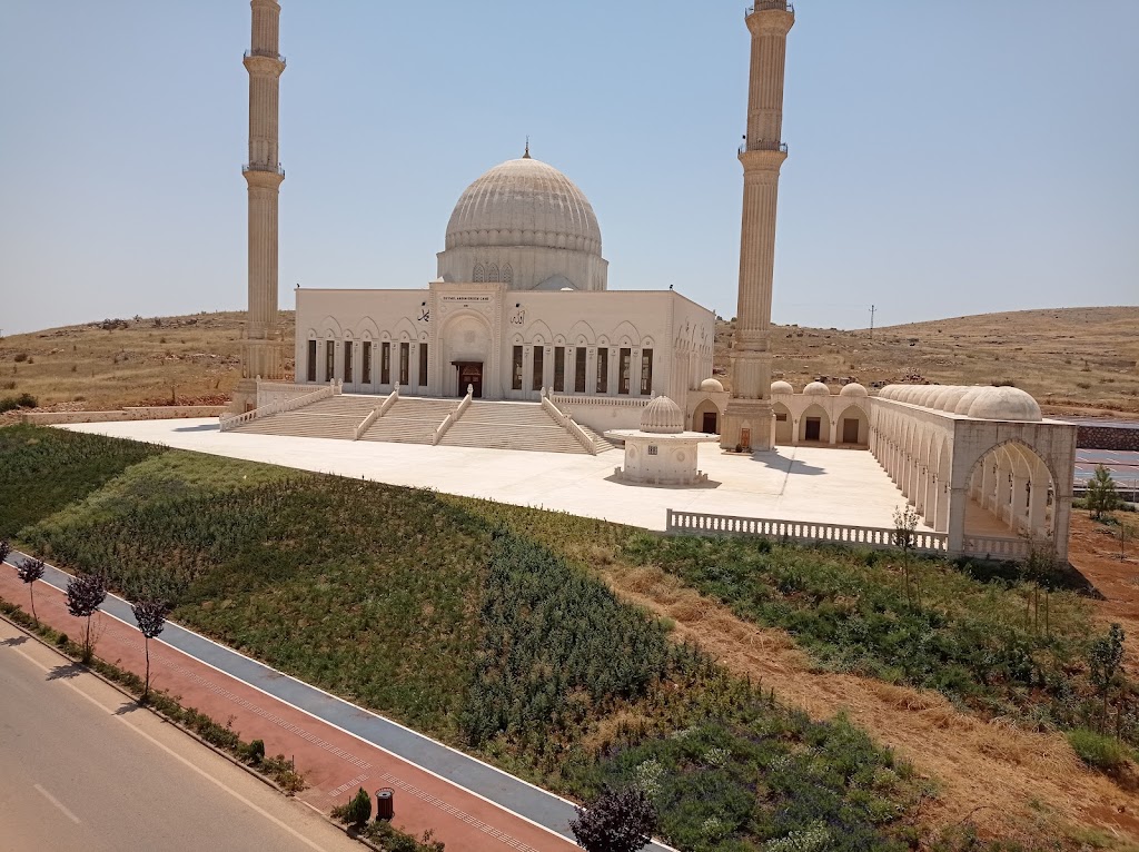Mardin Artuklu Üniversitesi Yarı Olimpik Yüzme Havuzu