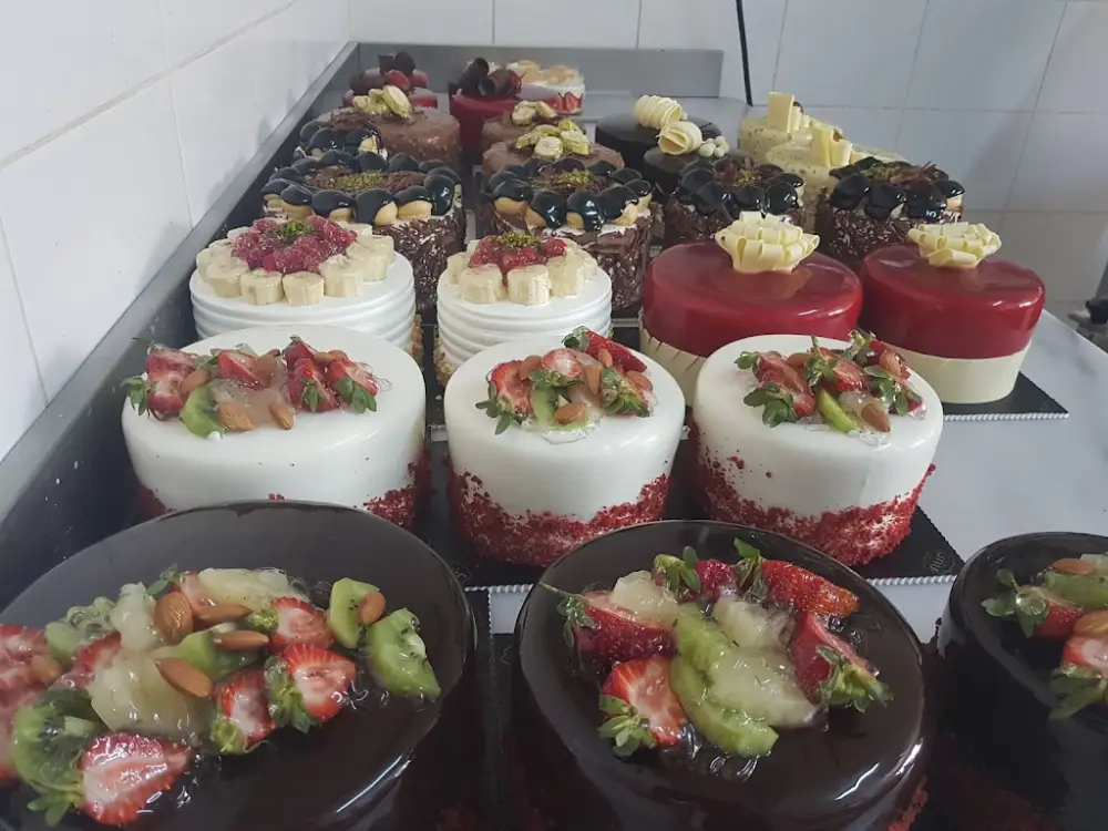 Nur Pasta Çikolata Cafe Restaurant — Tatlıcılar, Kağıthane · fotoğraf 3