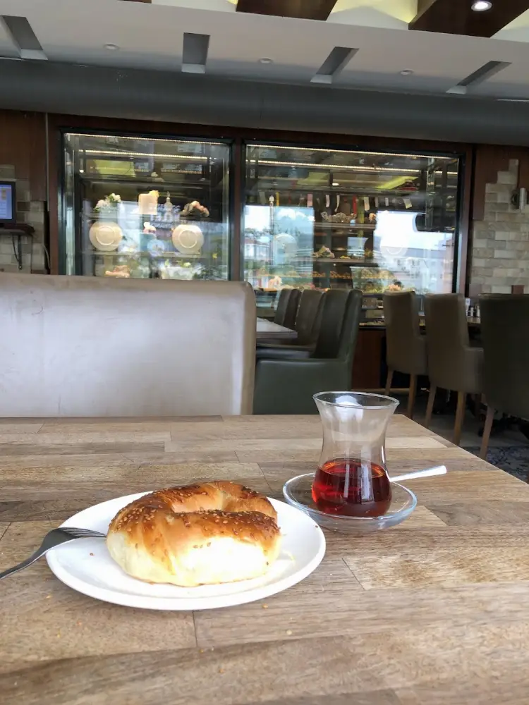 Nur Pasta Çikolata Cafe Restaurant — Tatlıcılar, Kağıthane · fotoğraf 4