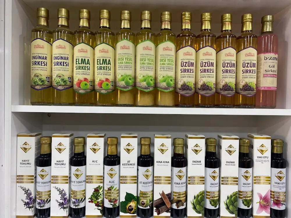 Mısır Çarşısı Aktar Baharat Çeşitleri Şifali Bitkiler — Baharatçılar, Kağıthane · fotoğraf 3