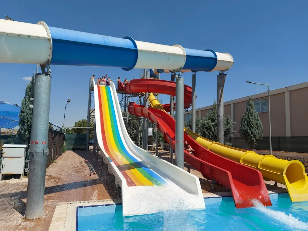 Şatopark Aqua ve Yüzme Havuzu — Yüzme Havuzları, Midyat · fotoğraf 1