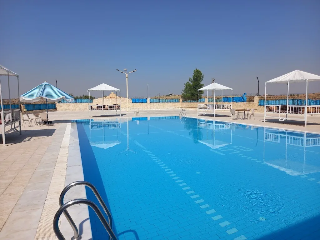 Söğütlü park — Yüzme Havuzları, Midyat · fotoğraf 1