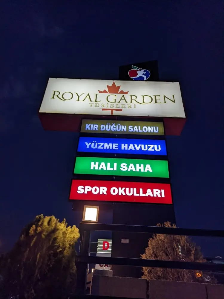 ROYAL GARDEN TESİSLERİ — Yüzme Havuzları, Onikişubat · fotoğraf 3
