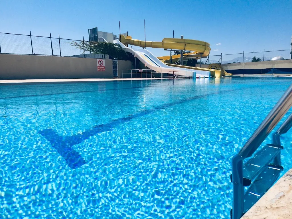 Dolunay Yüzme Havuzu Aqua park — Yüzme Havuzları, Afşin · fotoğraf 1
