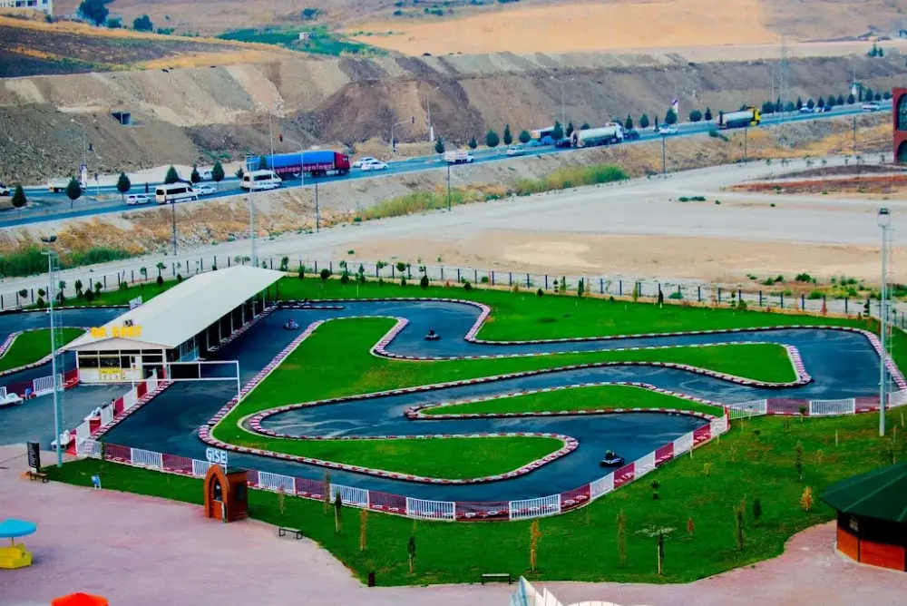 BlueLand — Yüzme Havuzları, Onikişubat · fotoğraf 4