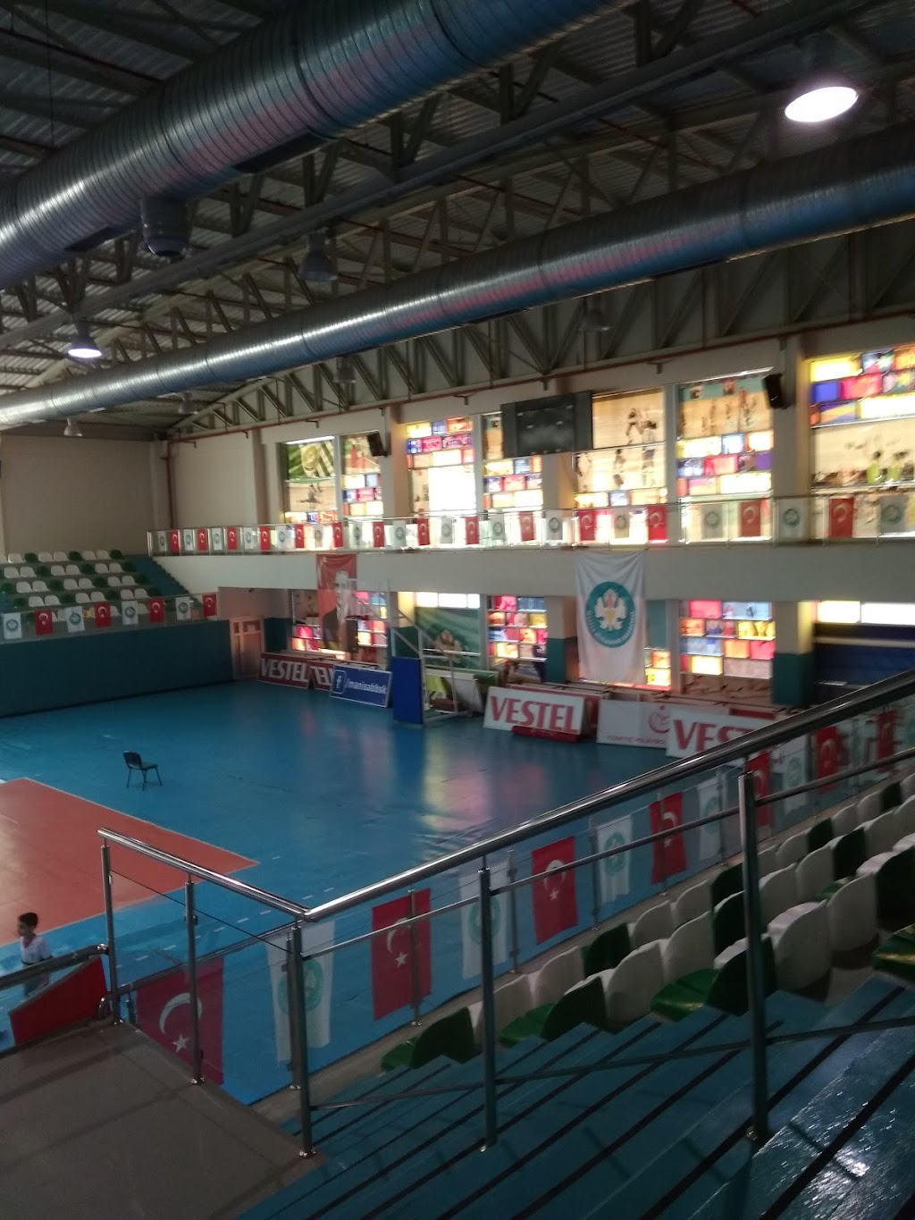 Manisa Büyükşehir Belediyesi Tarık Almış Kapalı Yüzme Havuzu Ve Spor Salonu