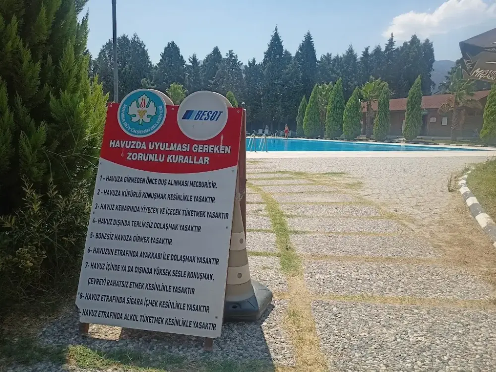Necmi Temizel Spor Kompleksi Yüzme Havuzu — Yüzme Havuzları, Yunusemre · fotoğraf 2