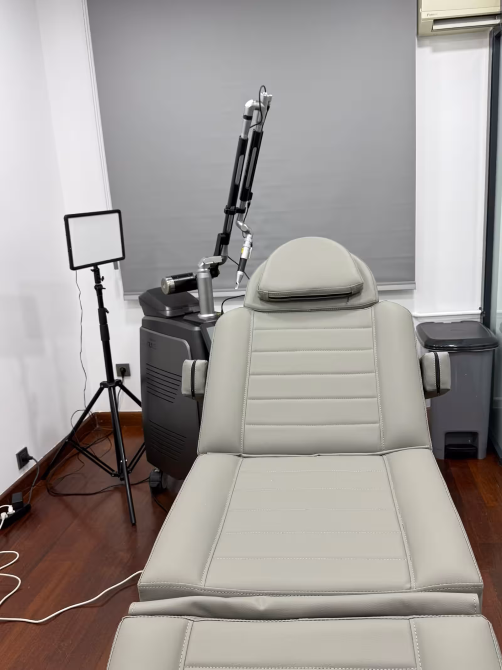 Uzm. Dr. Gözde Emel Gökçek, Dermatoloji - görsel 2