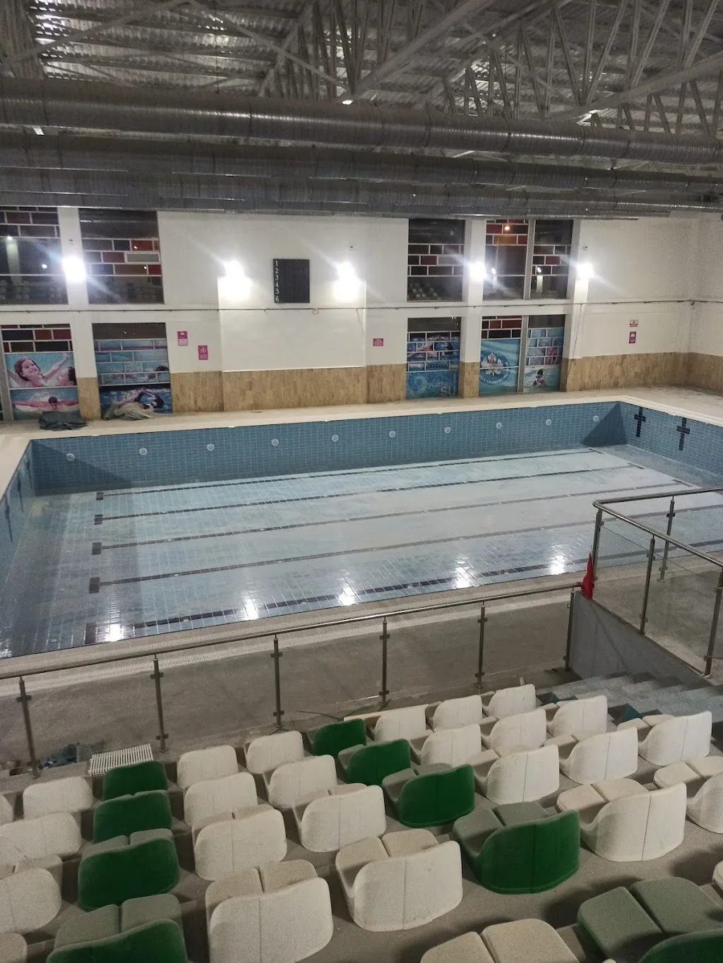 Tarık Almış Spor Tesisleri — Yüzme Havuzları, Yunusemre · fotoğraf 1