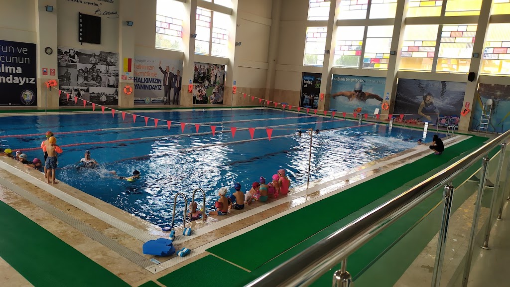 Salihli Belediyesi Atatürk Spor Salonu