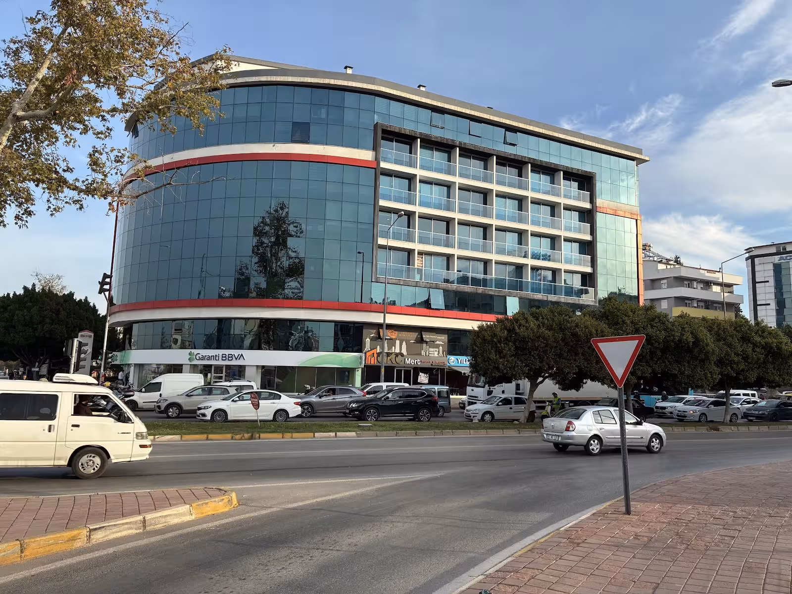 Antalya Psikolog ve Aile Danışmanı Emir Emre Doğan-Bireysel, Çift, Evlilik ve Aile Danışmanlığı - görsel 4