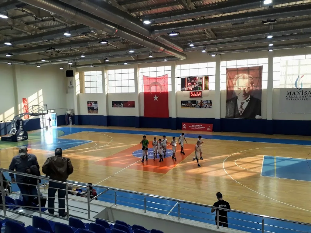 MCBÜ, Spor Salonu ve Yüzme Havuzu — Yüzme Havuzları · fotoğraf 1