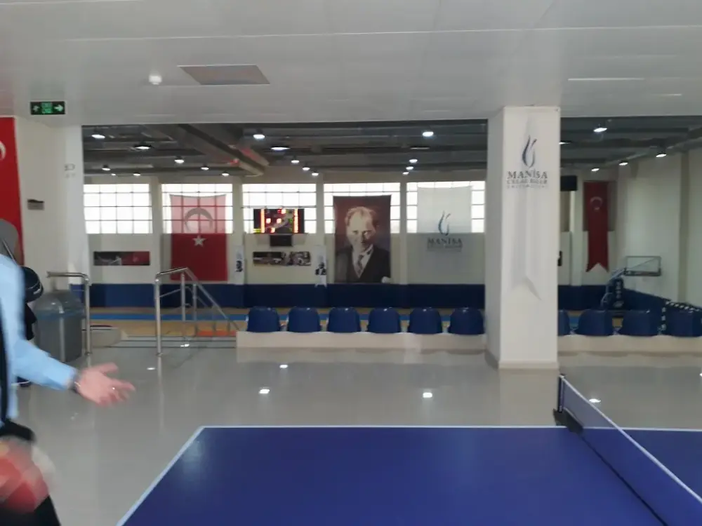 MCBÜ, Spor Salonu ve Yüzme Havuzu — Yüzme Havuzları, Yunusemre · fotoğraf 4