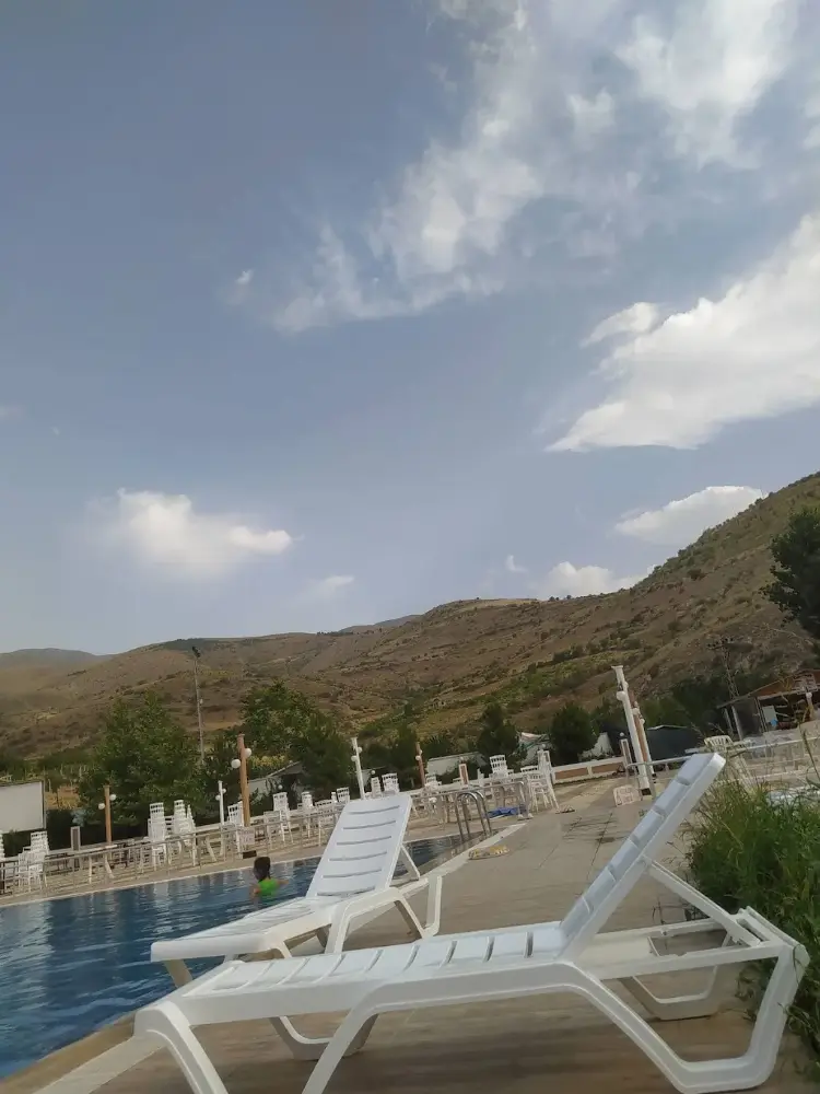 Horata Havuzbaşı Düğün Salonu — Yüzme Havuzları, Yeşilyurt · fotoğraf 4