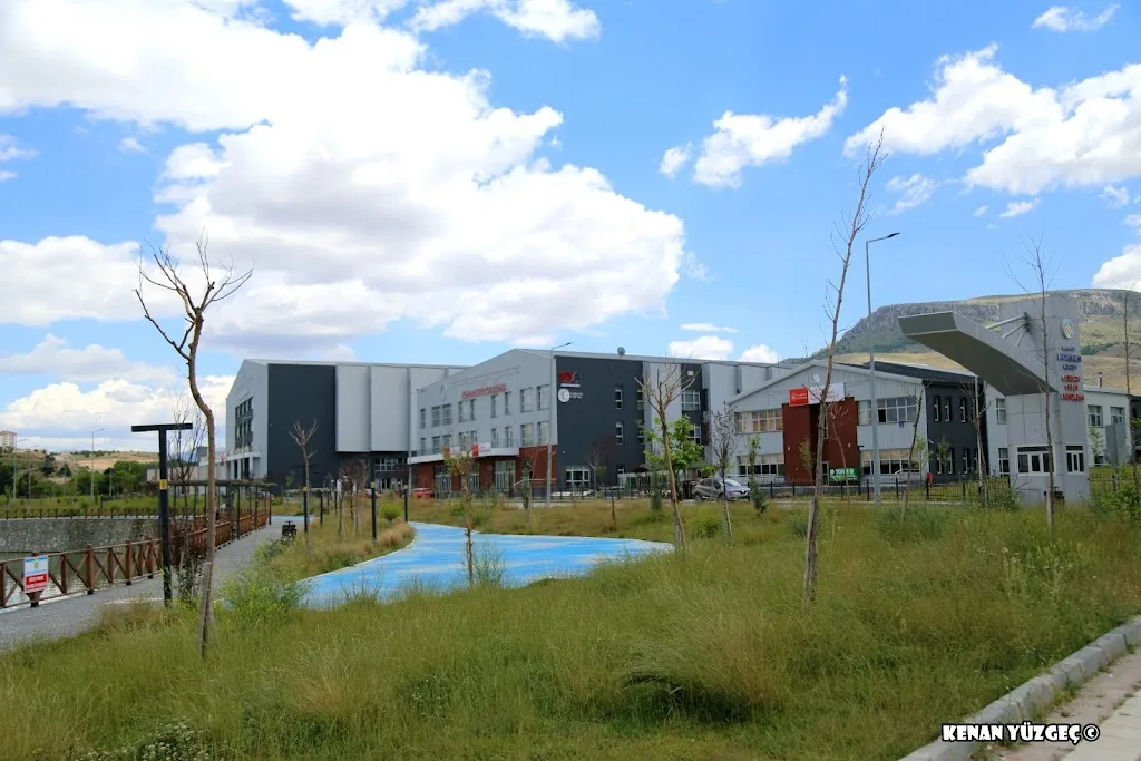 ORDUZU SPOR KOMPLEKSİ — Yüzme Havuzları, Battalgazi · fotoğraf 1