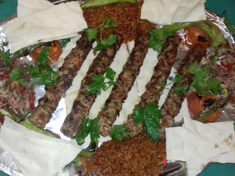 Malatya Saray Havuzbaşı Restorant — Yüzme Havuzları · fotoğraf 2