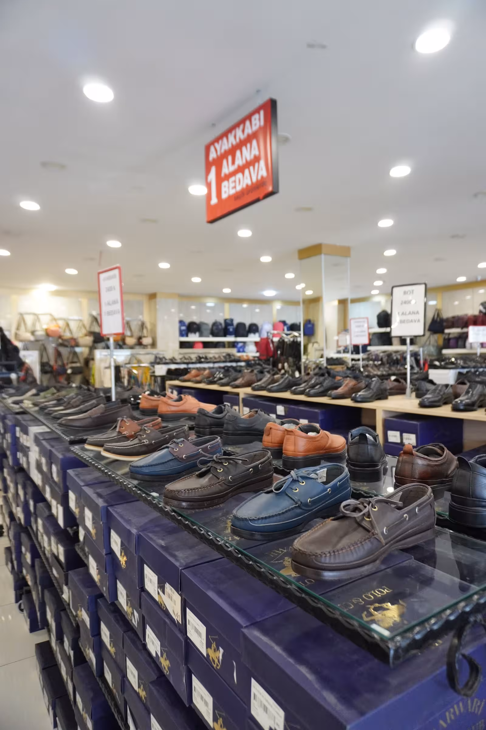 Martello Outlet - Ayakkabı Çanta Valiz Giyim - görsel 2