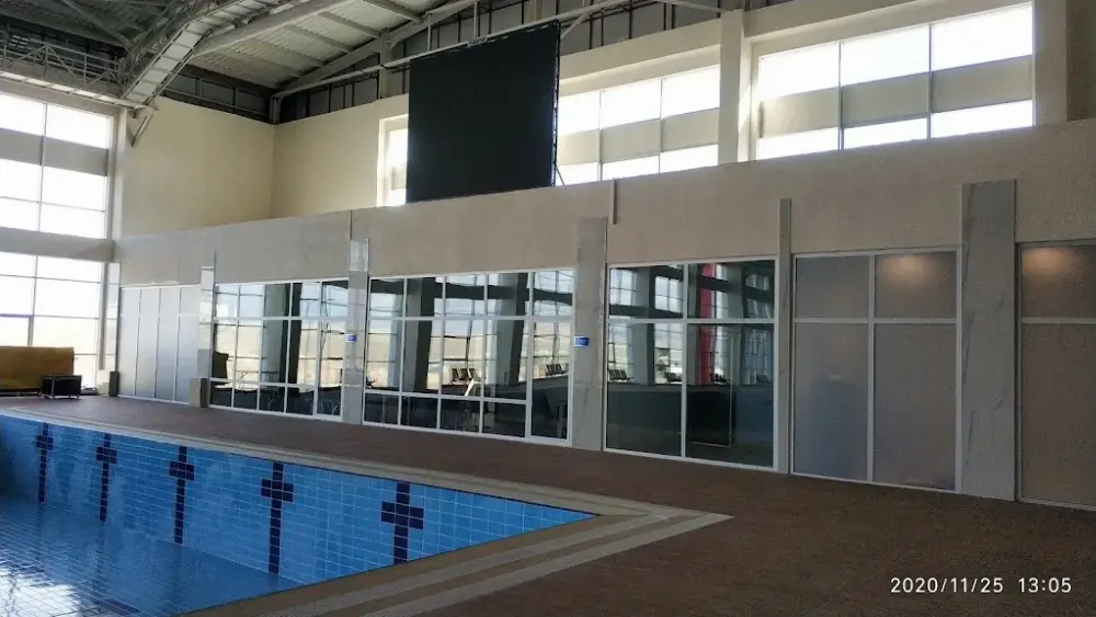 Yarı Olimpik Kapalı Yüzme Havuzu — Yüzme Havuzları, Merkez · fotoğraf 3