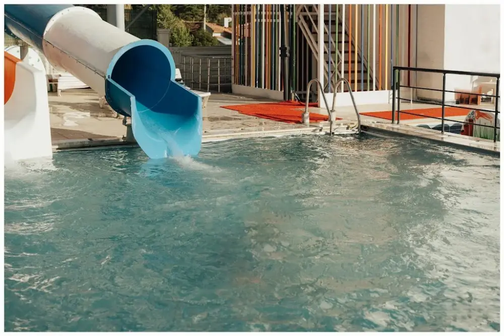 Efe Termal Otel Spa — Yüzme Havuzları, Merkez · fotoğraf 2