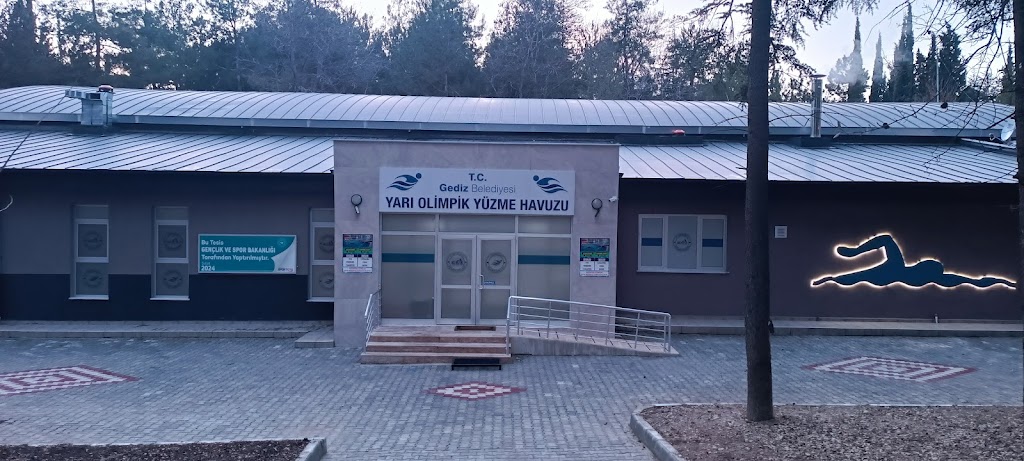 Gediz belediyesi yarı olimpik yüzme havuzu