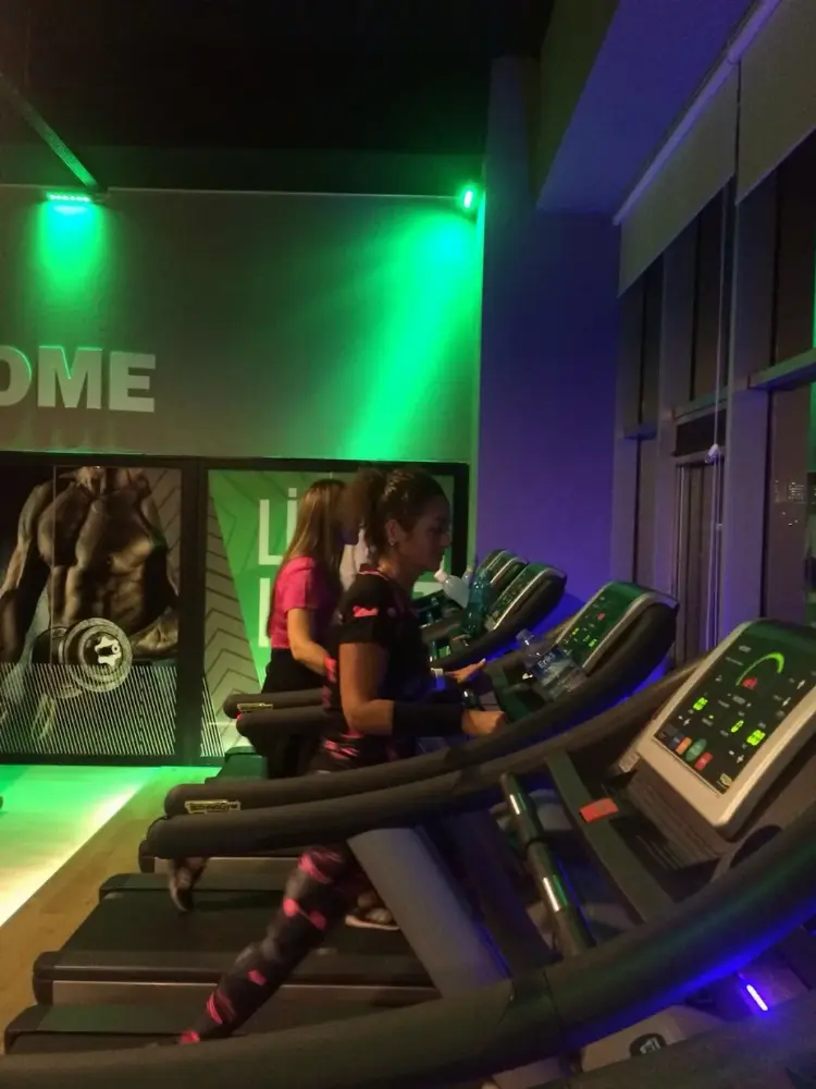 Club Sportiva (Kütahya) — Yüzme Havuzları, Merkez · fotoğraf 4