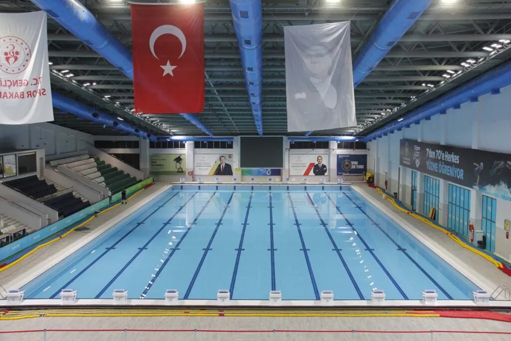 Galaksi Olimpik Yüzme Havuzu - Kampüs — Yüzme Havuzları, Selçuklu · fotoğraf 1
