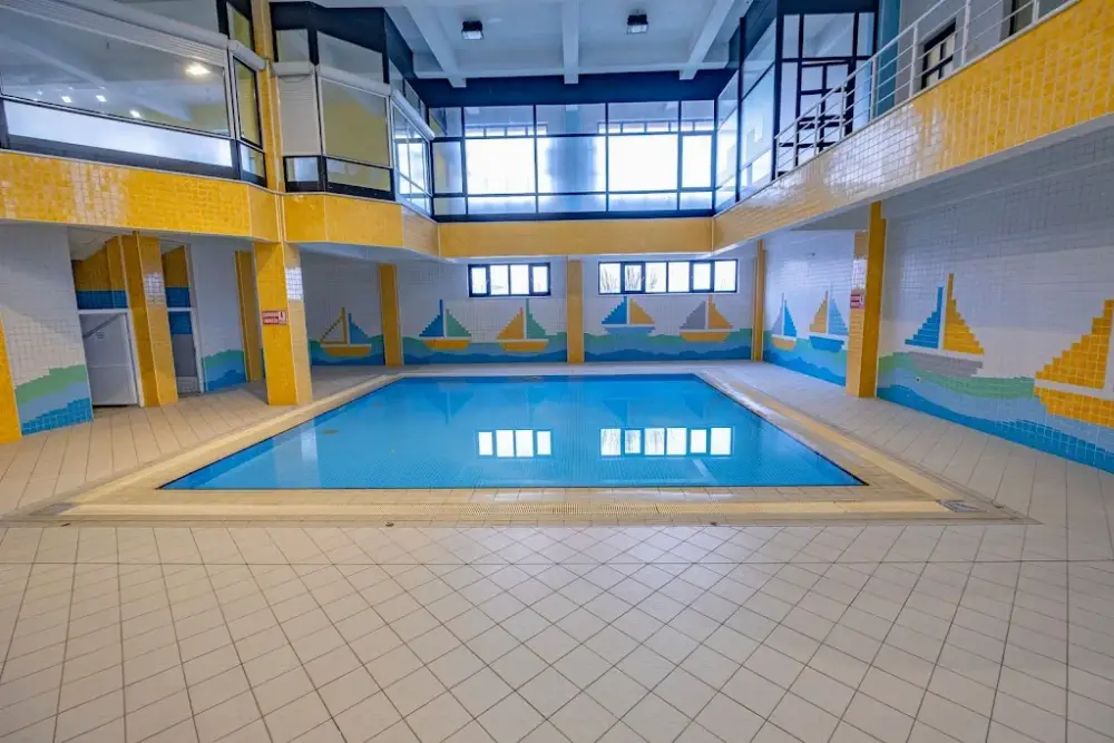Galaksi Olimpik Yüzme Havuzu - Kampüs — Yüzme Havuzları, Selçuklu · fotoğraf 2