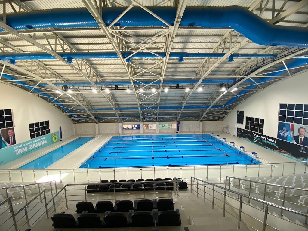 Selçuklu Hocacihan Yarı Olimpik Yüzme Havuzu