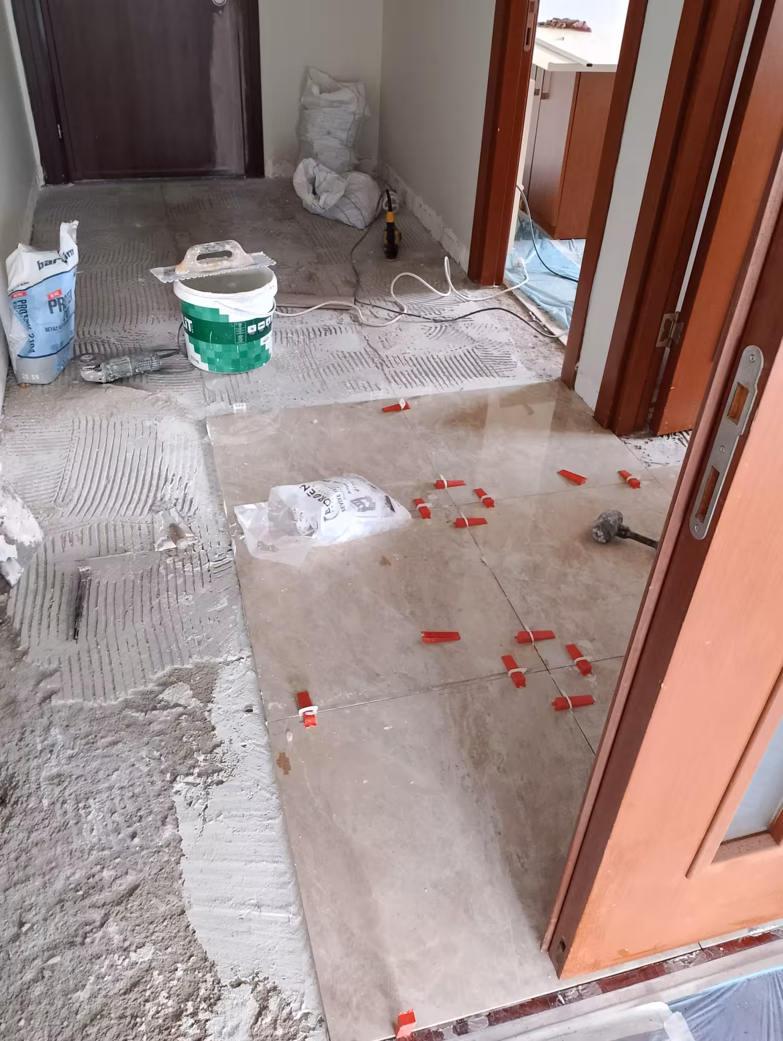 BER TADİLAT, DEKORASYON, RESTORASYON, BOYA BADANA, ALÇIPAN, FAYANS, MUTFAK, PARKE, ISI - SES YALITIMI, DIŞ CEPHE - görsel 3
