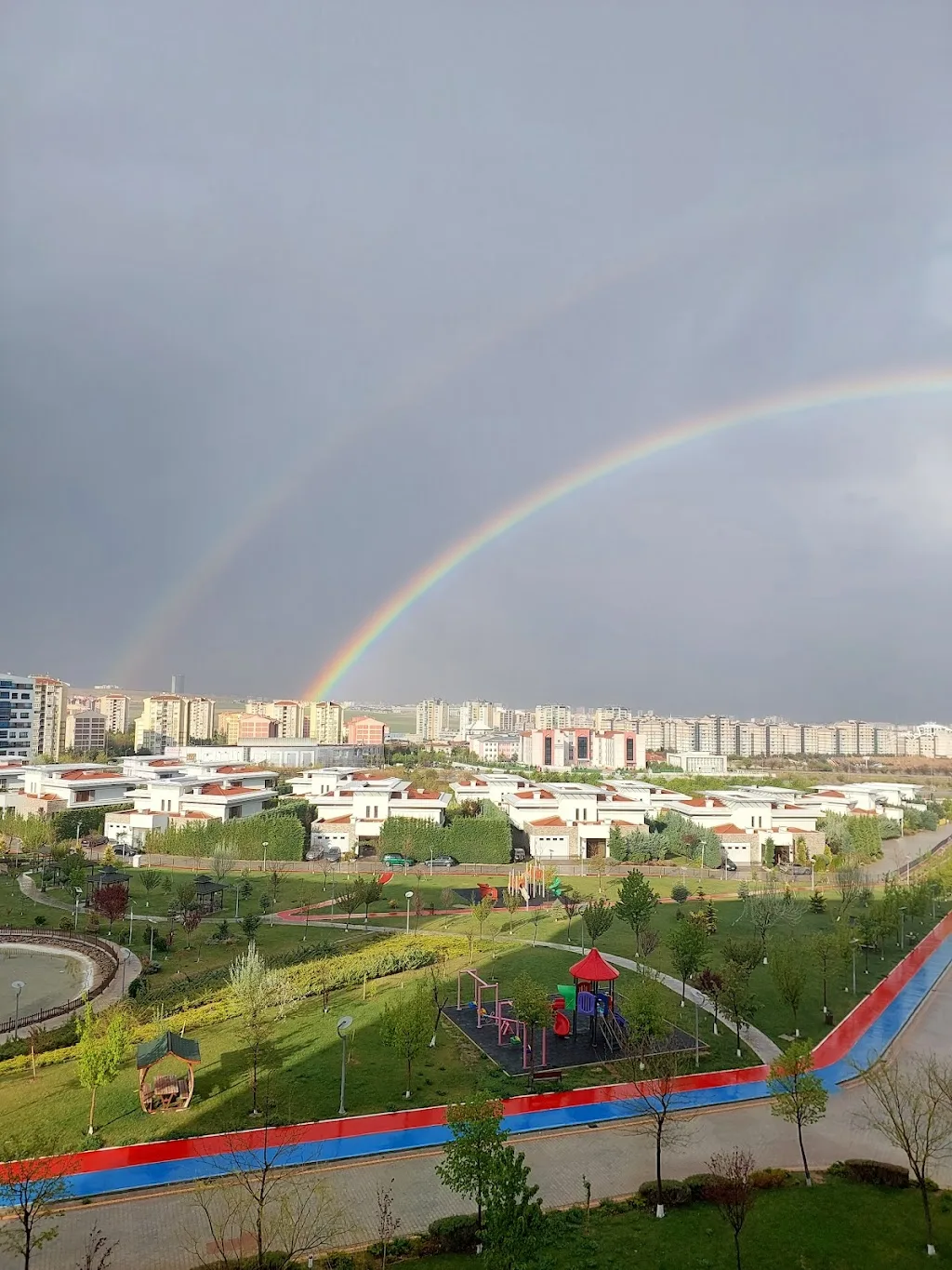 Doğaşehir Siteleri 1.Etap Sosyal tesisler ve yüzme havuzu — Yüzme Havuzları, Selçuklu · fotoğraf 1