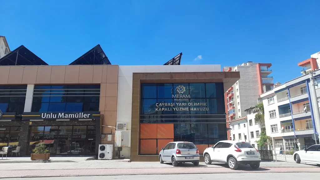 Yüzdeyüz Spor Merkezi — Yüzme Havuzları, Meram · fotoğraf 1