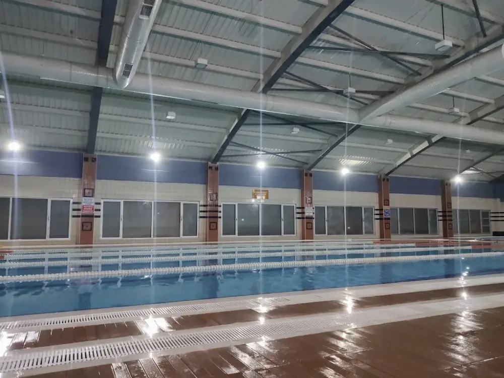Yüzdeyüz Spor Merkezi — Yüzme Havuzları, Meram · fotoğraf 2