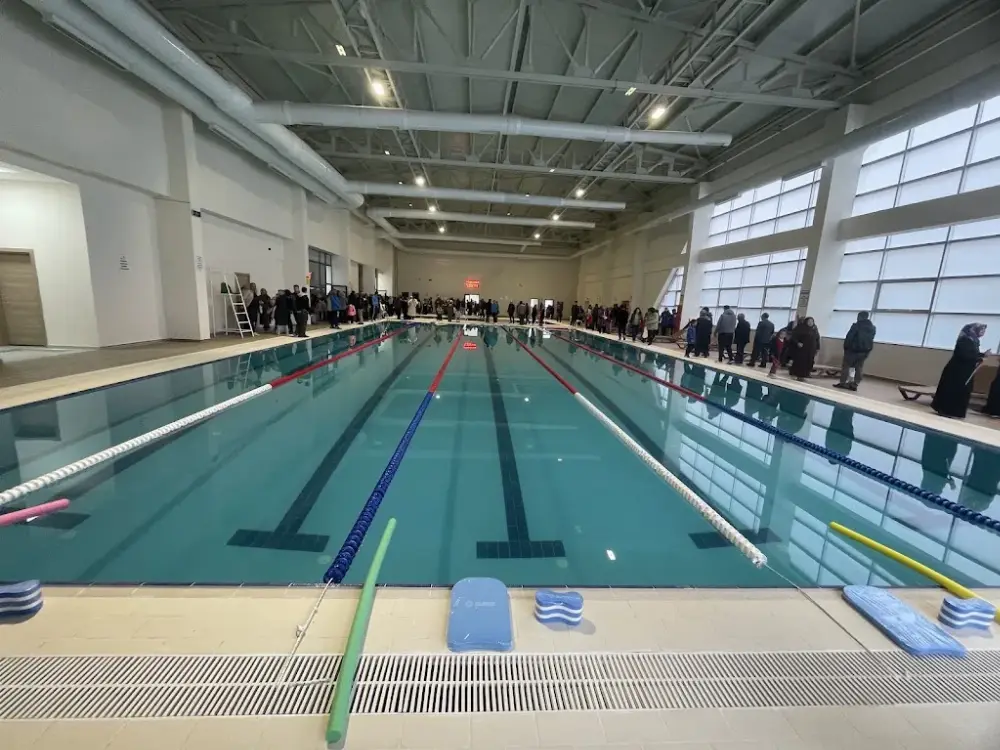 Ereğli Yarı Olimpik Yüzme Havuzu — Yüzme Havuzları, Ereğli · fotoğraf 2
