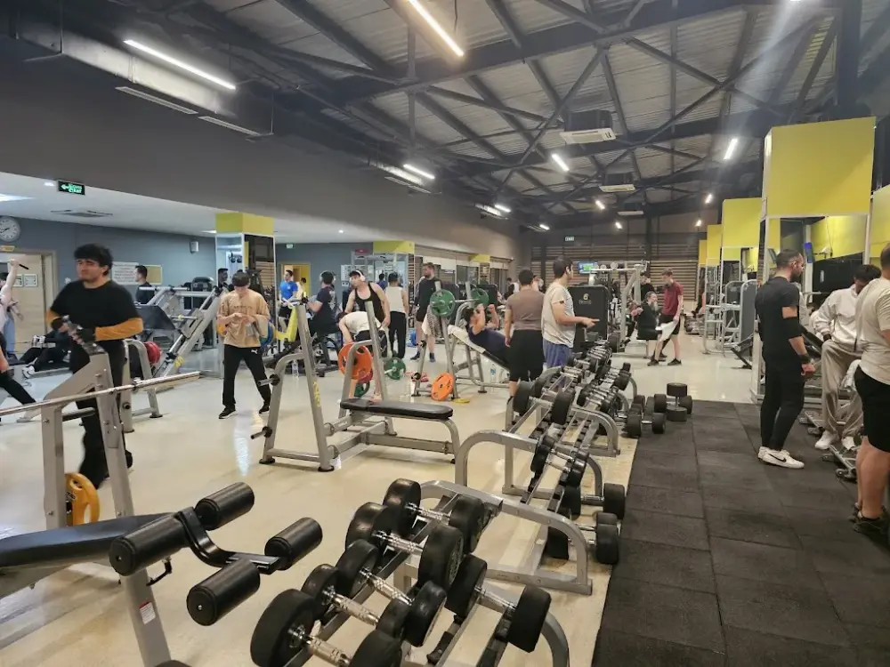 Rabia Spor Merkezi — Yüzme Havuzları, Meram · fotoğraf 2