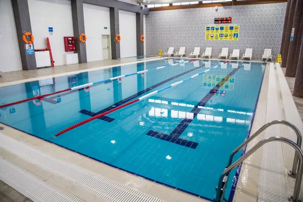 Rabia Spor Merkezi — Yüzme Havuzları, Meram · fotoğraf 4
